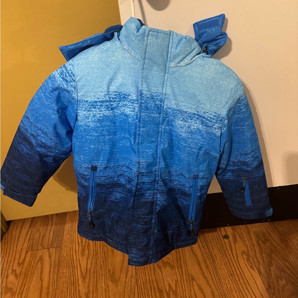 Used twice! Just like brand new! Boys Snowbib and jacket in size 8